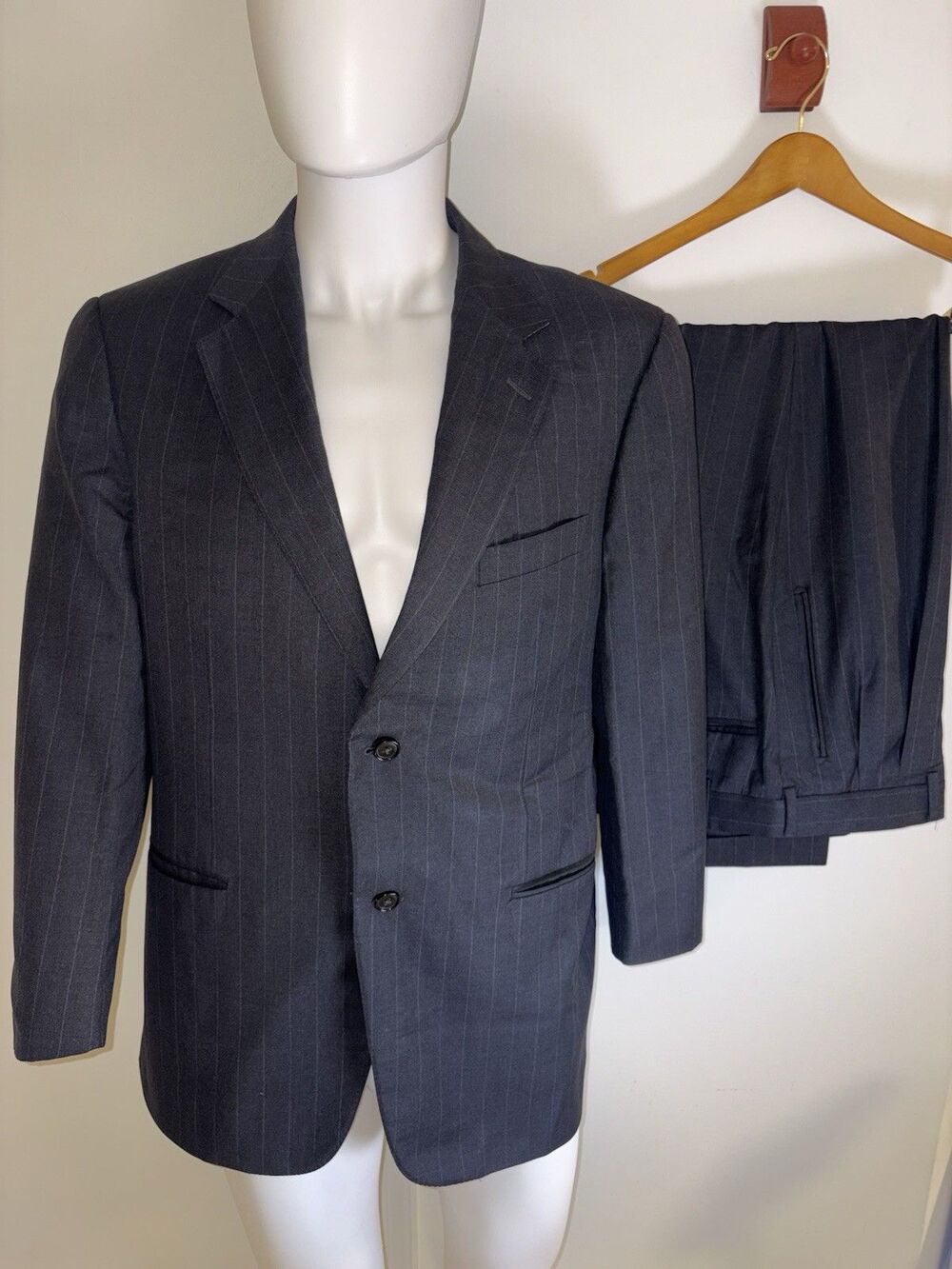 Ermenegildo Zegna Men's Grey Pinstripe Suit – 42R Jacket Pants 36/30
